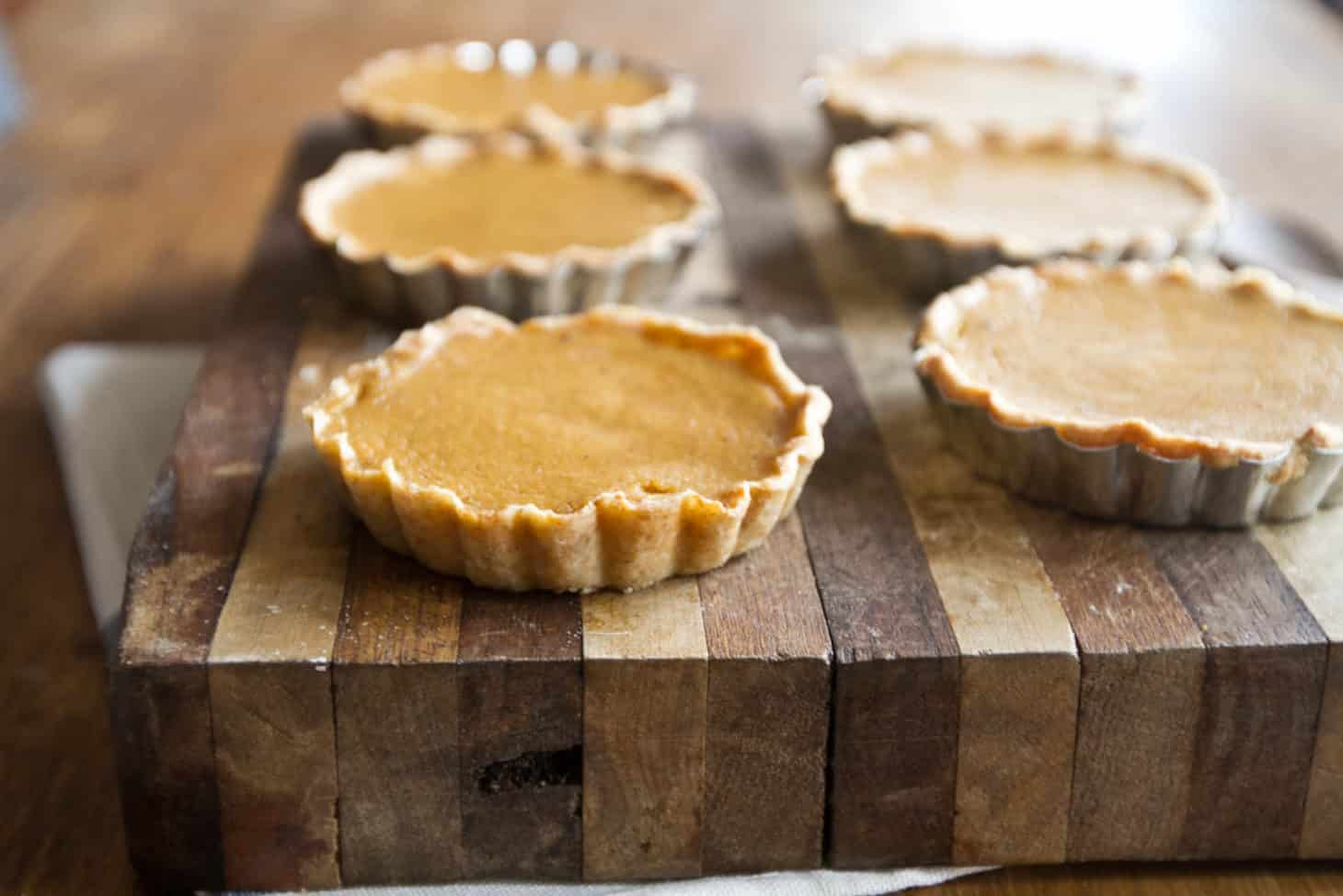 Mini Pumpkin Tarts (with homemade pumpkin puree)