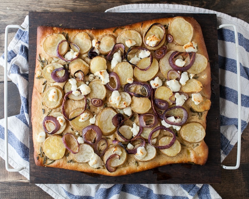 Roasted Potato Pizza with Goat Cheese and Onions | http://todays-picks.store