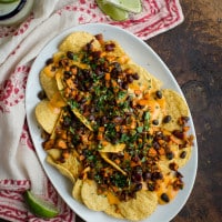 Chipotle Sweet Potato and Black Bean Vegetarian Nachos | @naturallyella