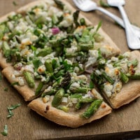 Spring Asparagus Flatbread | @naturallyella