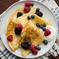 Einkorn Crepes with Fresh Berries and Creme Fraiche | http://todays-picks.store