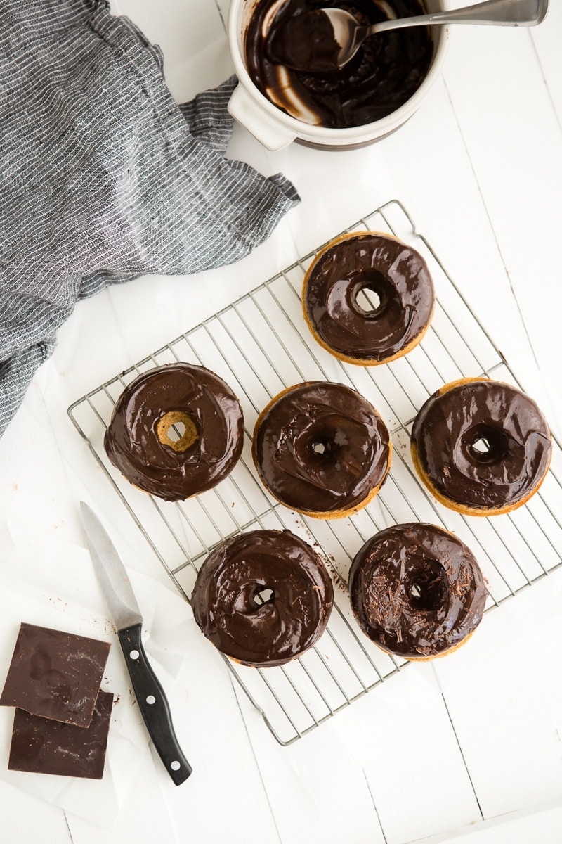 Buttermilk Spelt Baked Doughnuts with Chocolate Ganache | http://todays-picks.store