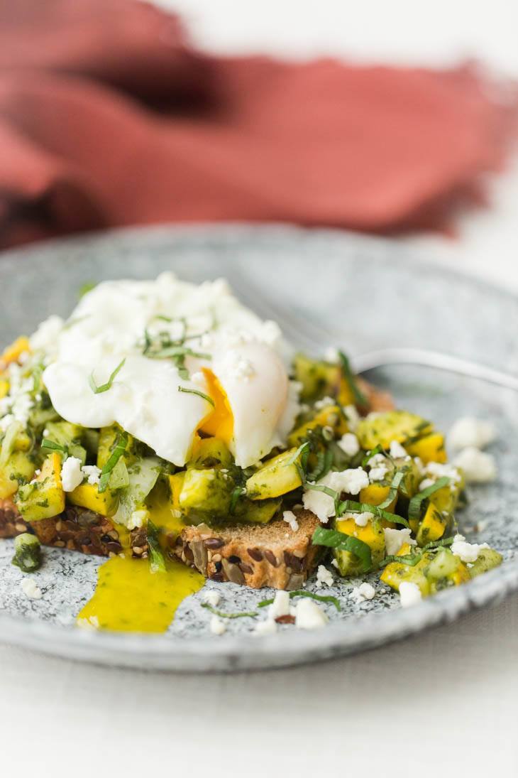 Grilled Pesto Summer Squash Bruschetta with Poached Eggs | http://todays-picks.store