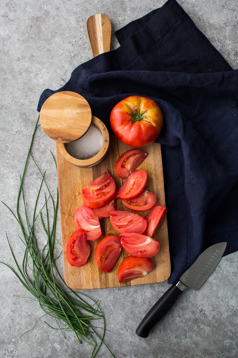 Sliced Heirloom Tomatoes | http://todays-picks.store