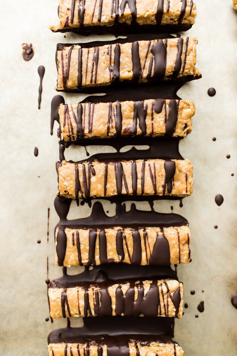 Peanut Butter Granola Bars with Chocolate | http://todays-picks.store