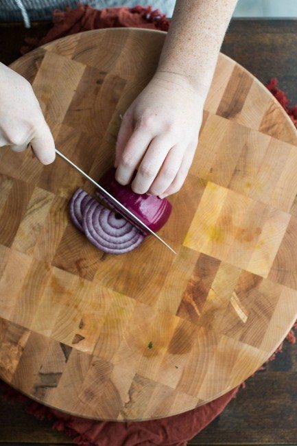 slicing onions